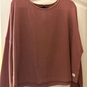 VUORI - Slouchy Waffle Crew Long Sleeve Top in Mauve